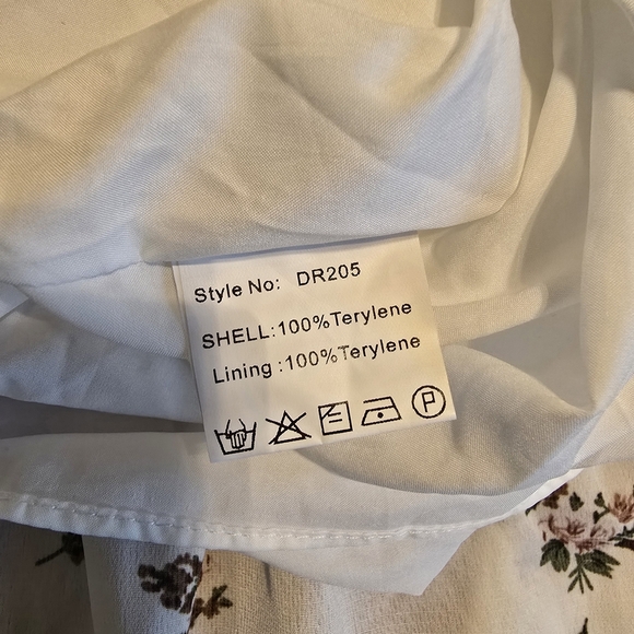 Exlura Floral White Dress Size Medium NWT - Picture 12 of 15